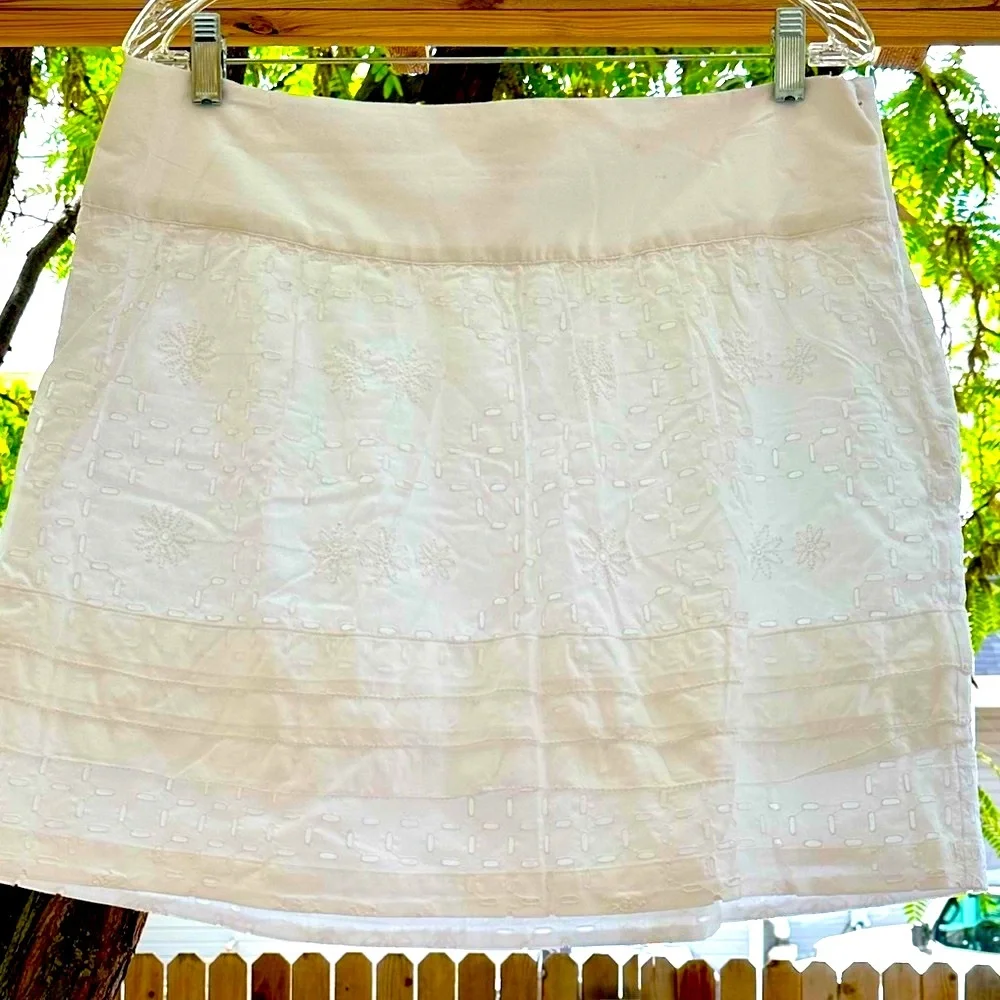 Banana Republic NWOT Crochet Eyelet White Mini Skirt 100% Cotton size 12 - Picture 5 of 16